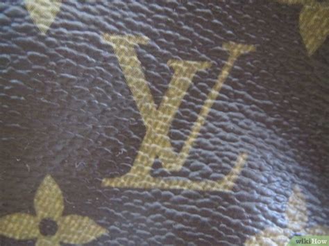 riconoscere orologio falso louis vuitton|false Louis Vuitton prints.